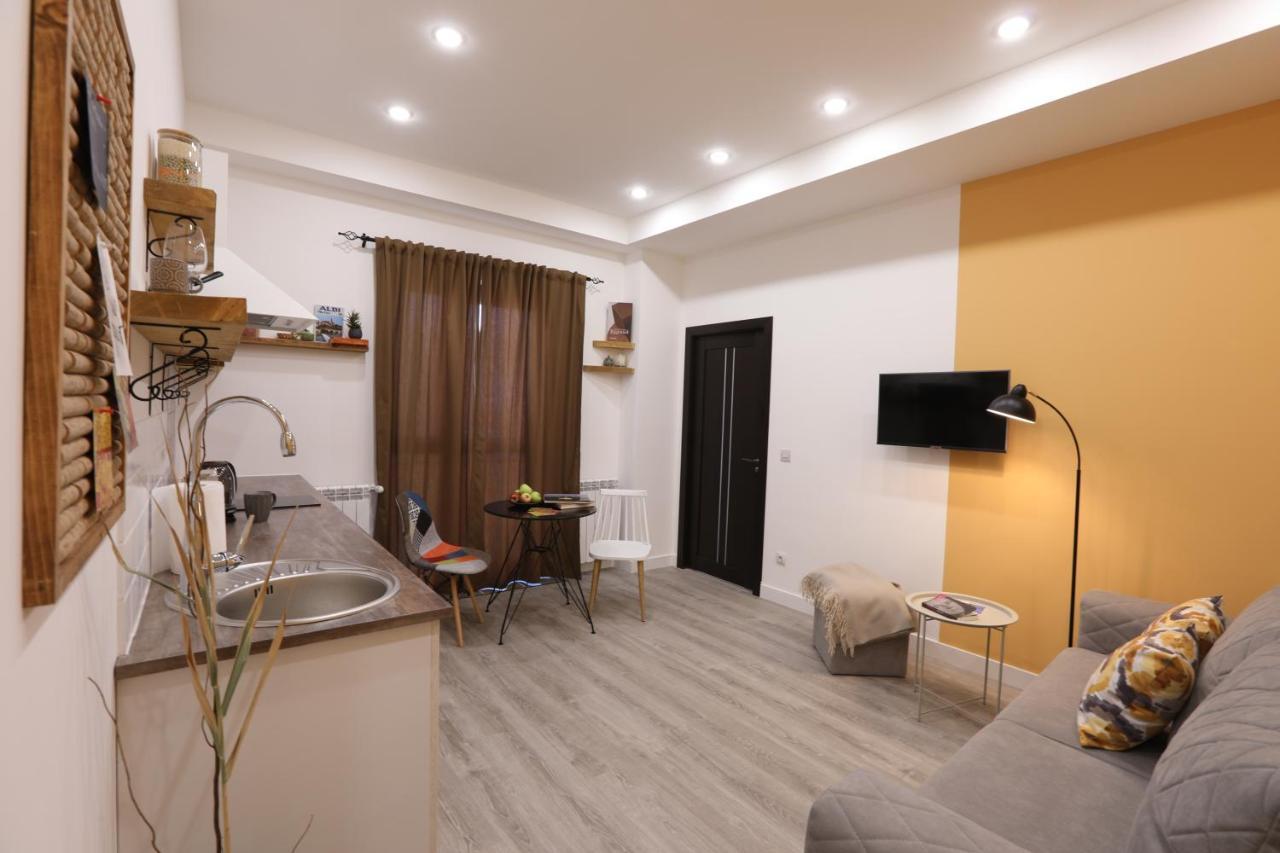 יירבאן Hotelise I Blue-Poppy Apartment מראה חיצוני תמונה