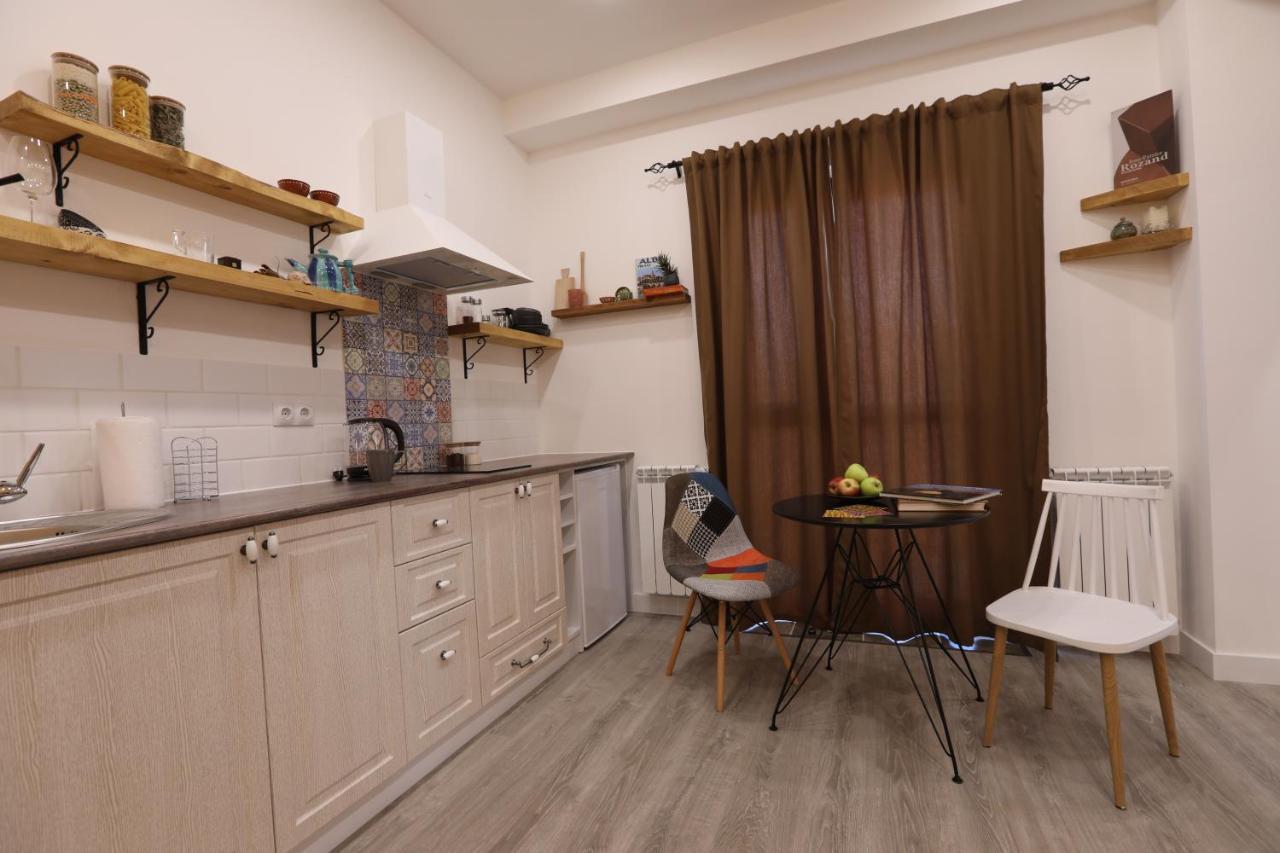 יירבאן Hotelise I Blue-Poppy Apartment מראה חיצוני תמונה