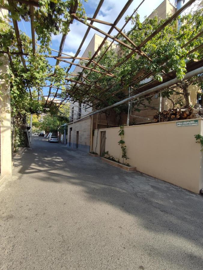 יירבאן Hotelise I Blue-Poppy Apartment מראה חיצוני תמונה